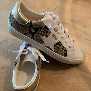 Brand New Steve Madden Sienna Star Sneakers Sz 11
